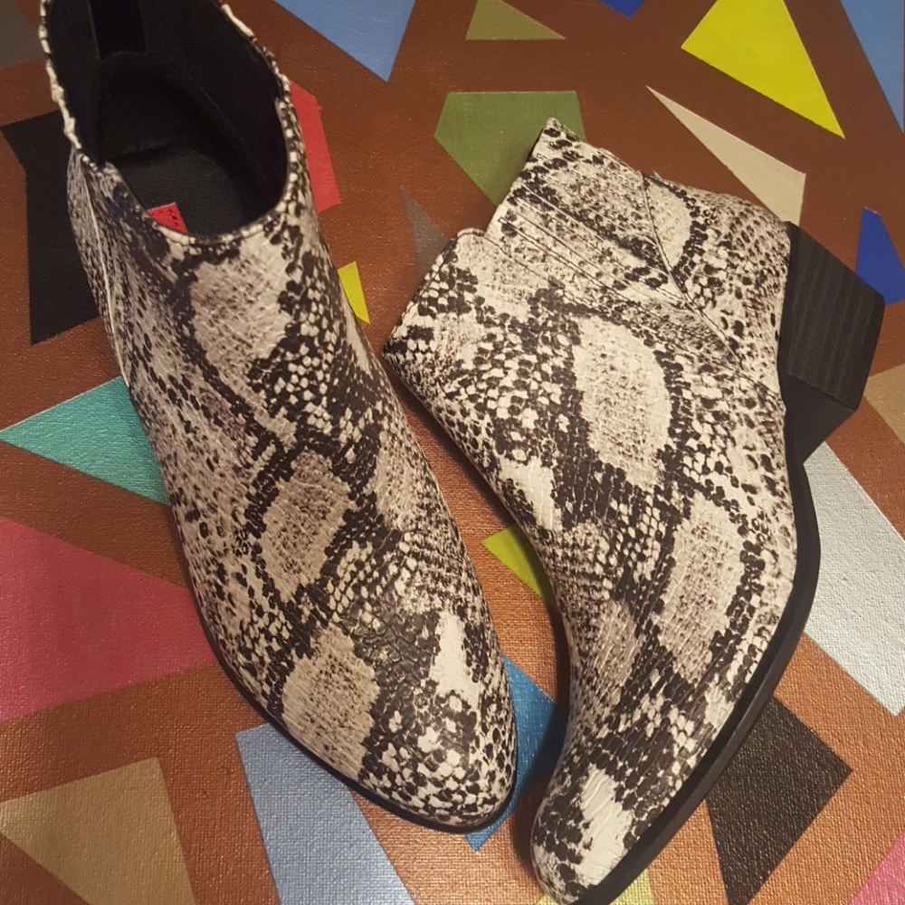 Snake booties